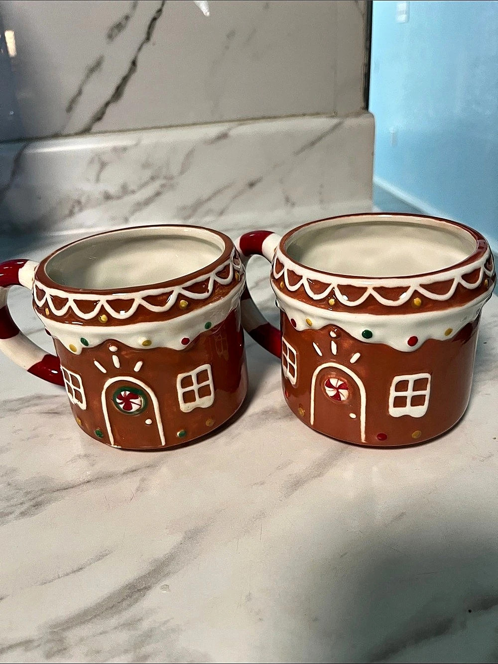 Gingerbread House Mugs Brown & White